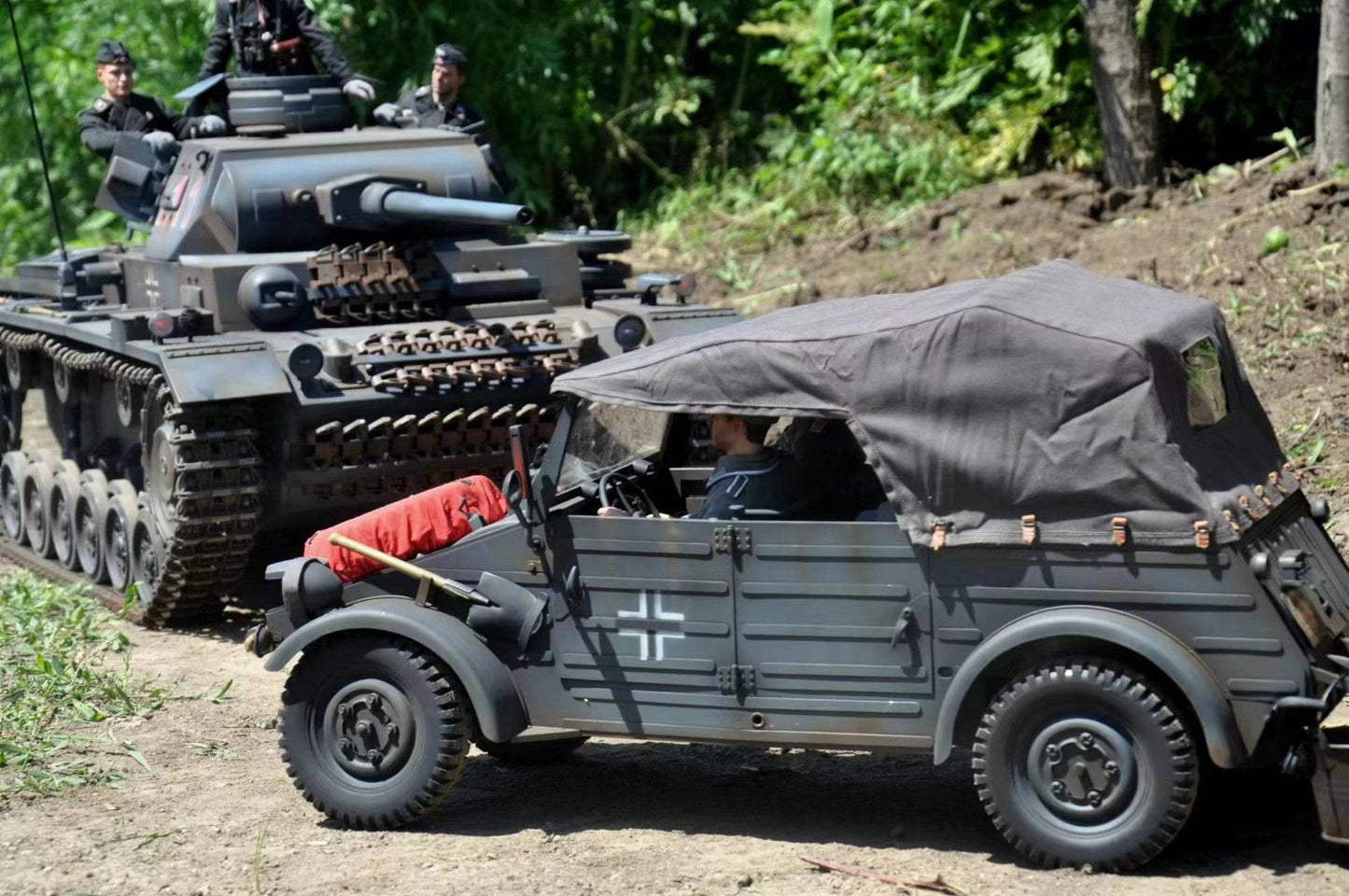"Eaxtoys' 1/6 Scale All - metal German Type 82 Kubelwagen: Enhance Your 1/6 Scale Military Scene"