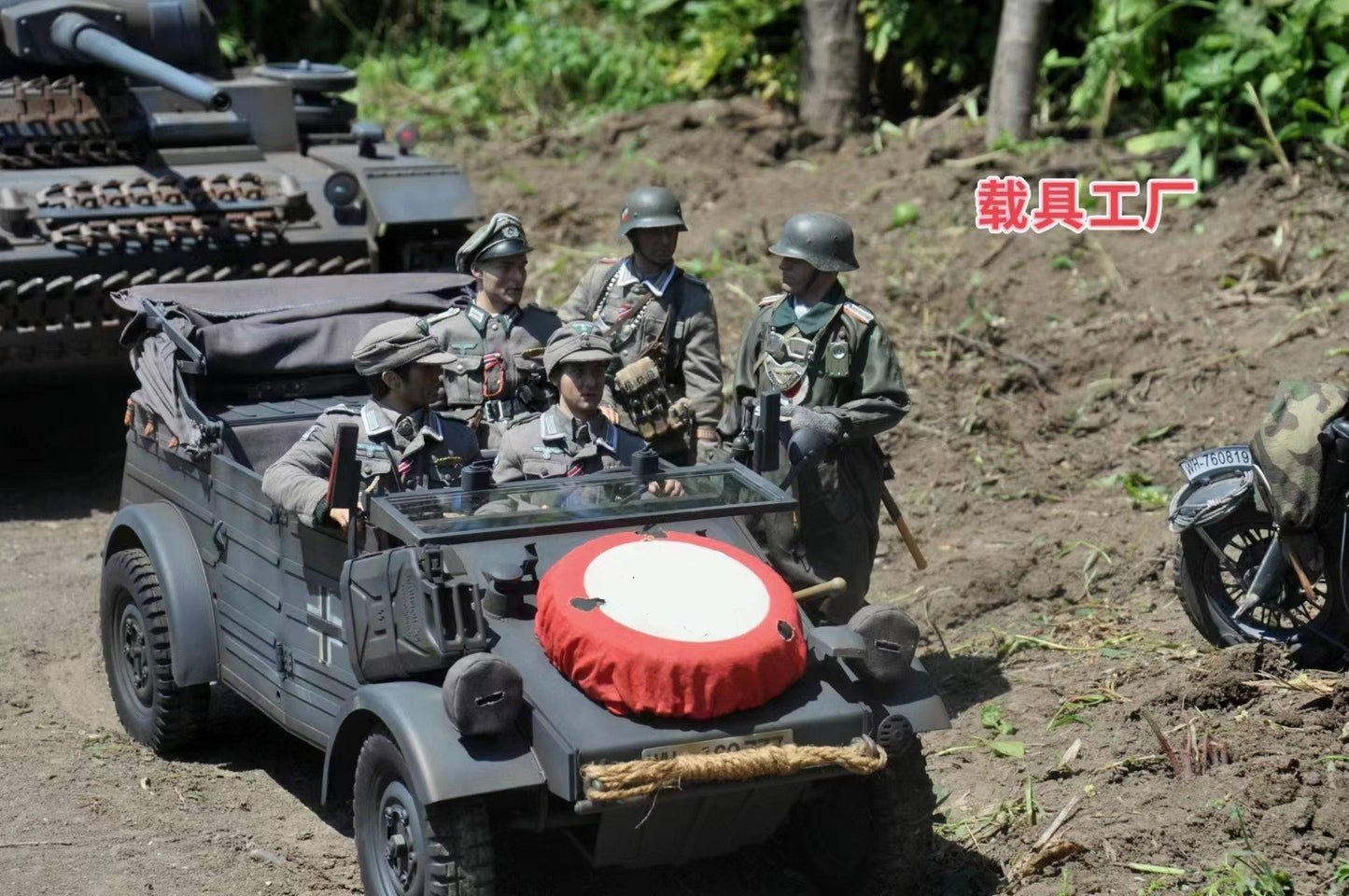 "1/6 Scale All - metal German Type 82 Kubelwagen by Eaxtoys: Compatible with Military Dioramas"
