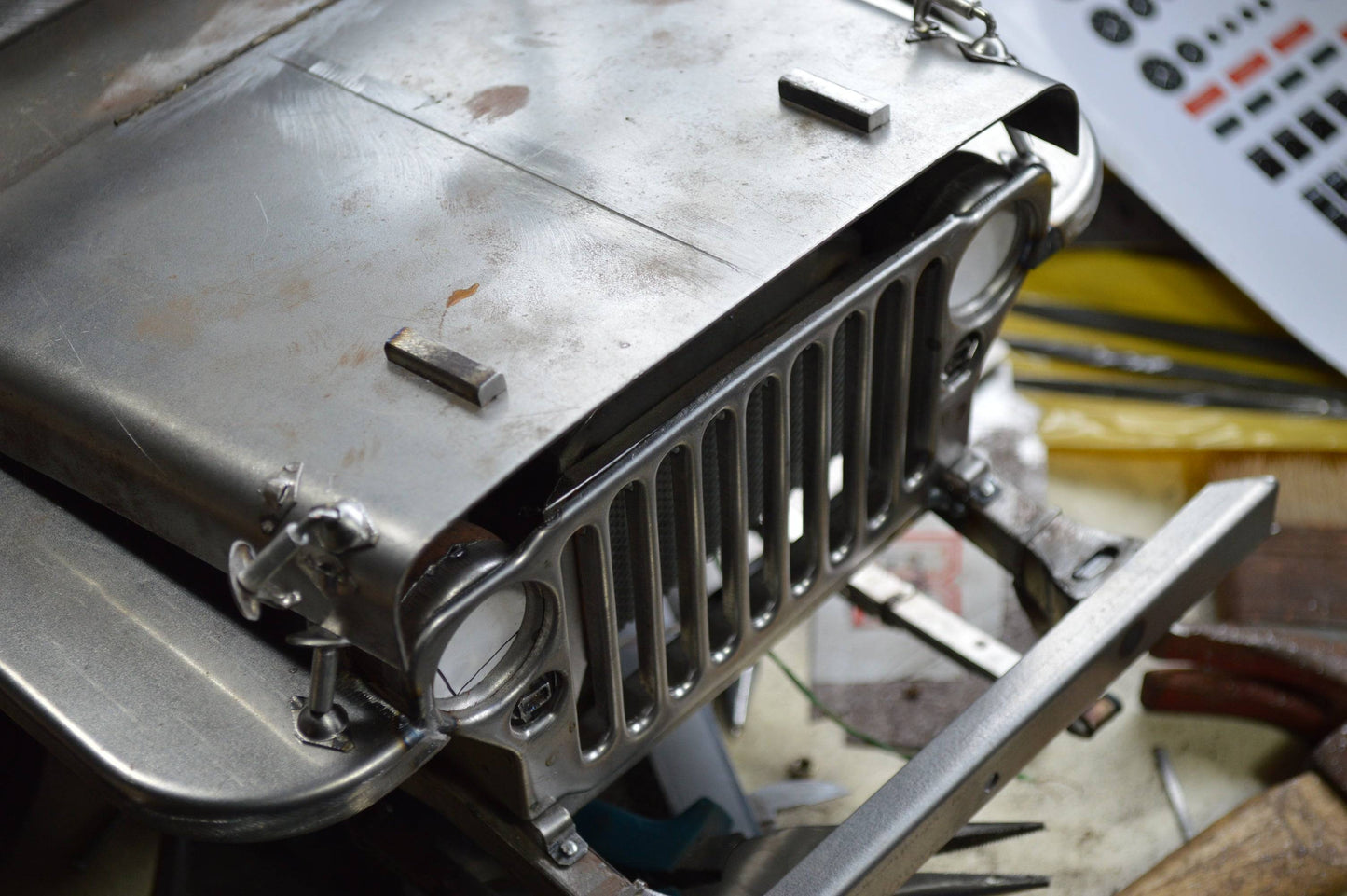 "EAXTOYS 1/6 Scale Willys Jeep Truck: Premium Full - Metal Craftsmanship for Authentic Military Display"