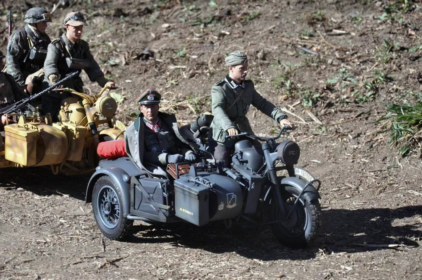 "Eaxtoys 1/6 scale WWII German BMW R75 motorcycle metal - Premium metal construction for ultimate durability"